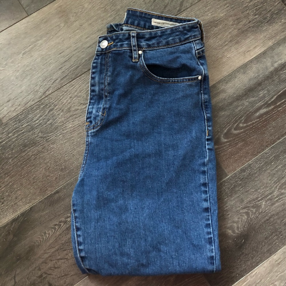 blue mom jeans